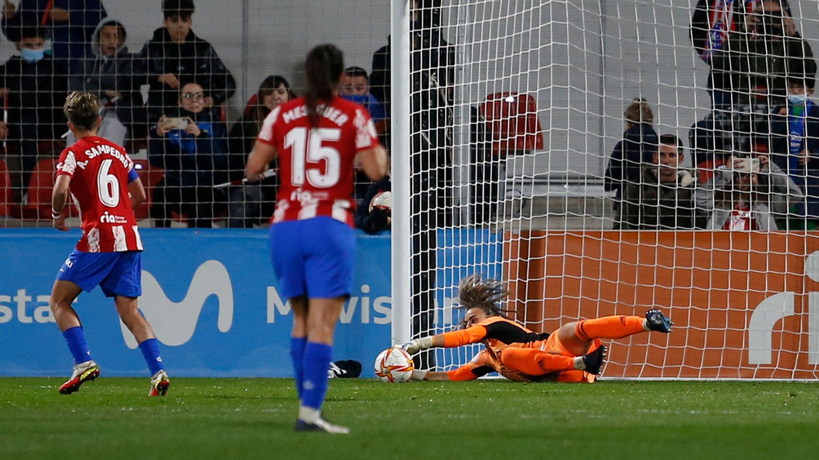 Missa para un penalti al Amanda Sampredro