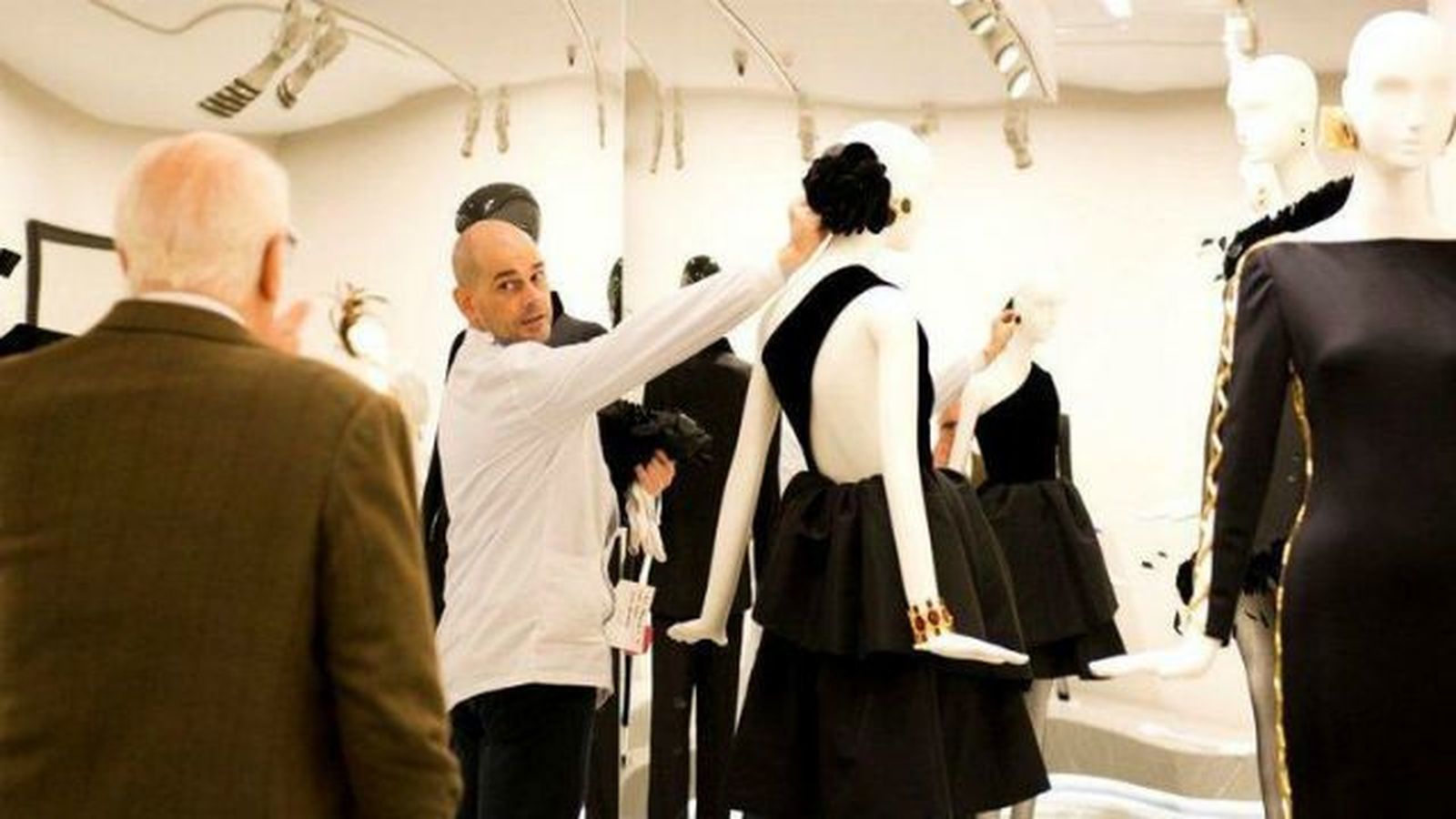 El Thyssen recibe la primera gran  retrospectiva del diseñador Givenchy