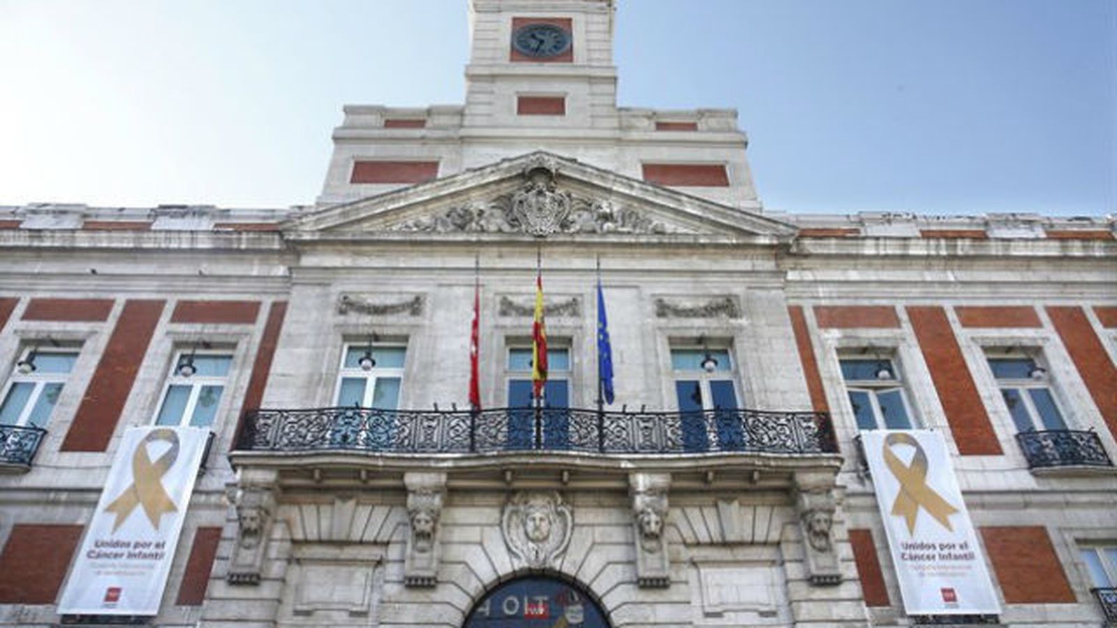 La sede del Gobierno regional luce carteles sobre el cáncer infantil