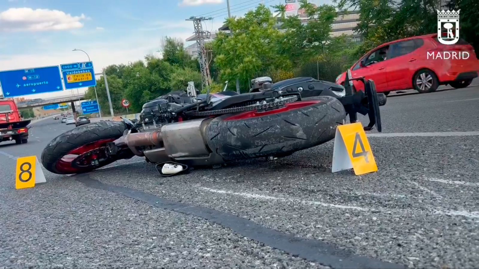 Accidente de moto en Barajas