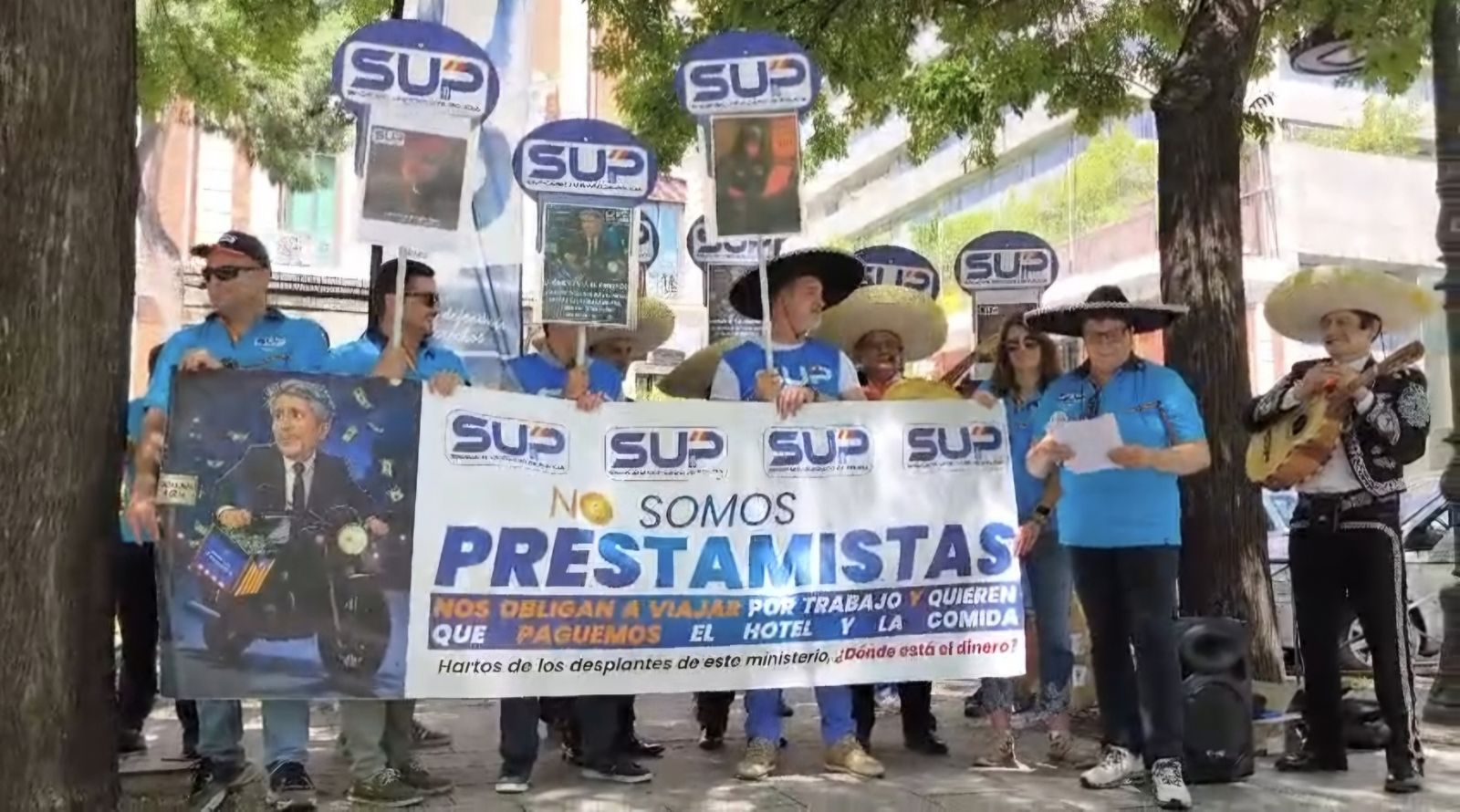 Protesta frente al Ministerio del Interior de miembros del SUP