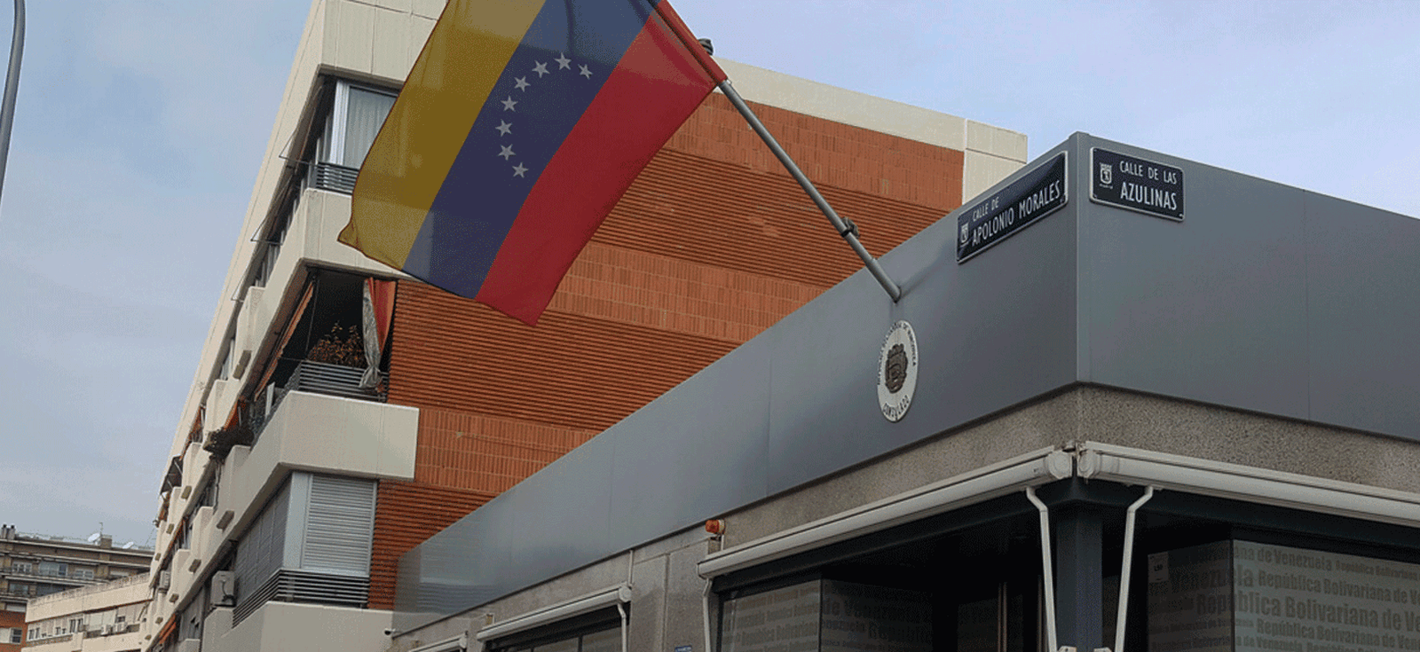 Concentración frente al Consulado de Venezuela