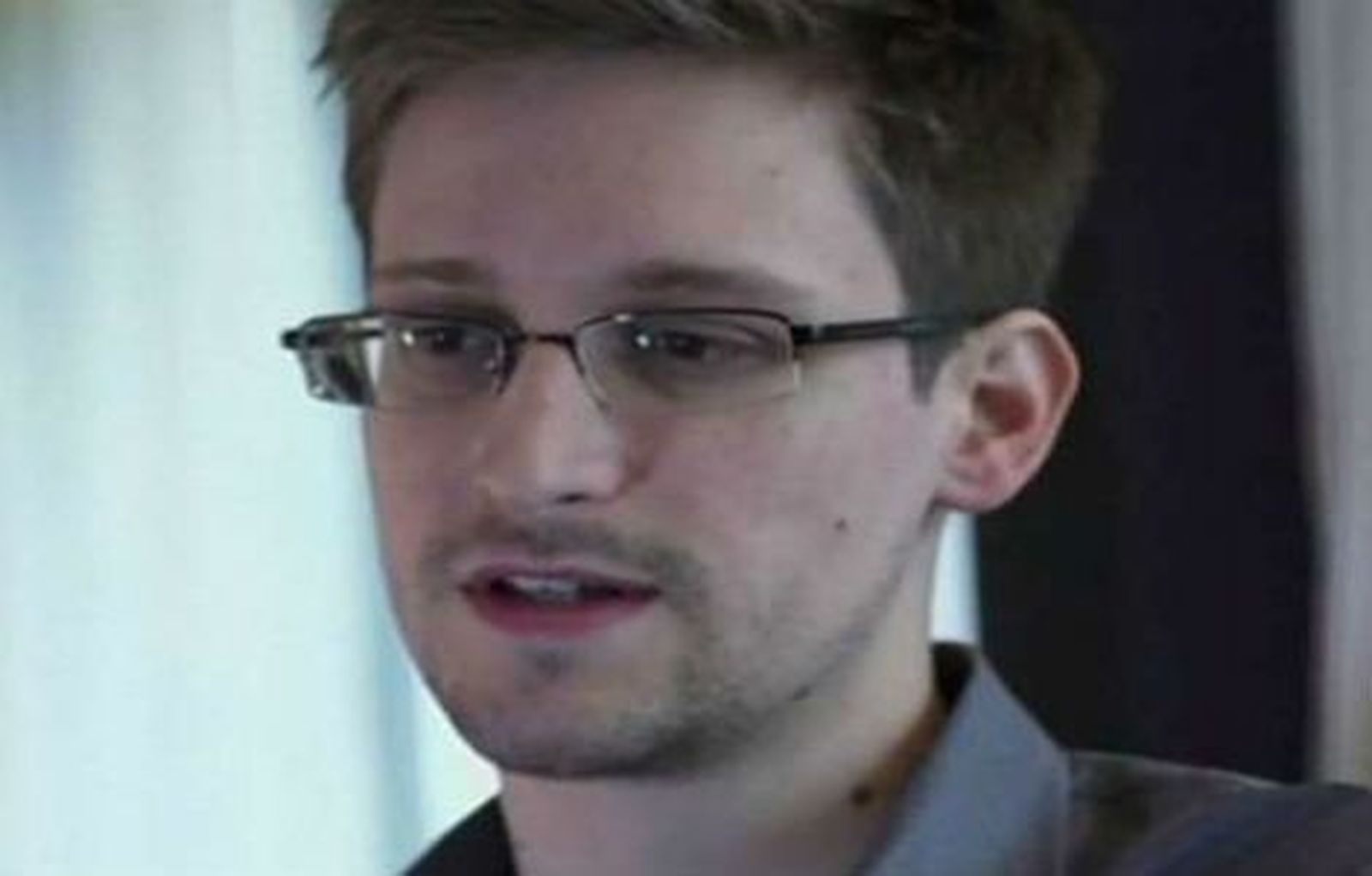 Snowden aún no ha entregado su petición de asilo en Rusia