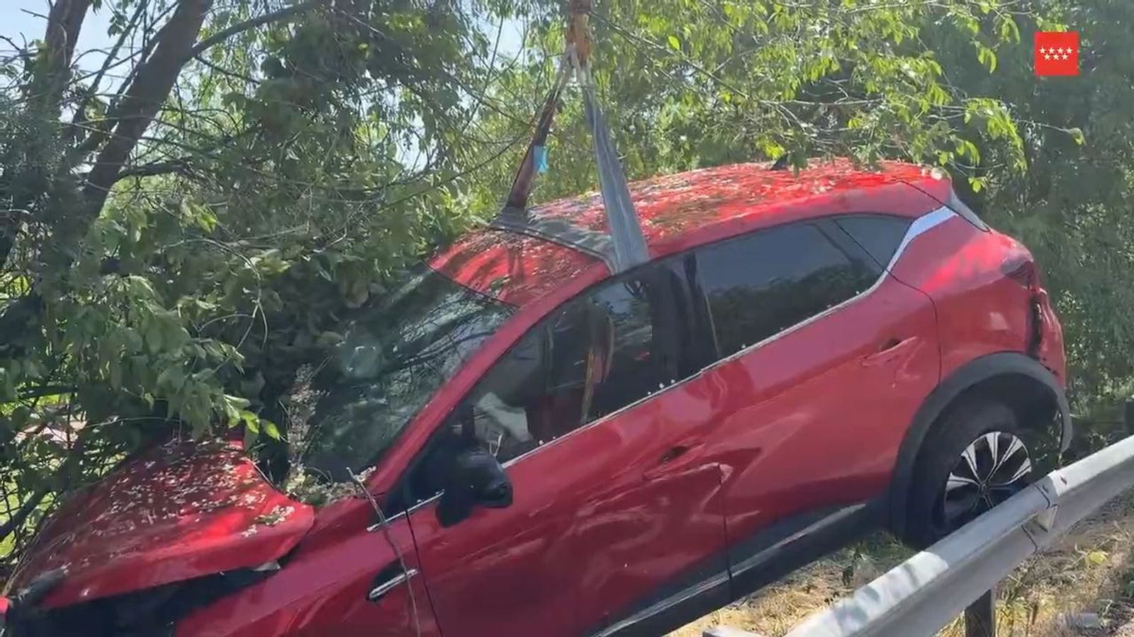Herida grave una mujer tras impactar su vehículo contra un árbol en la M-508, a la altura de Pozuelo