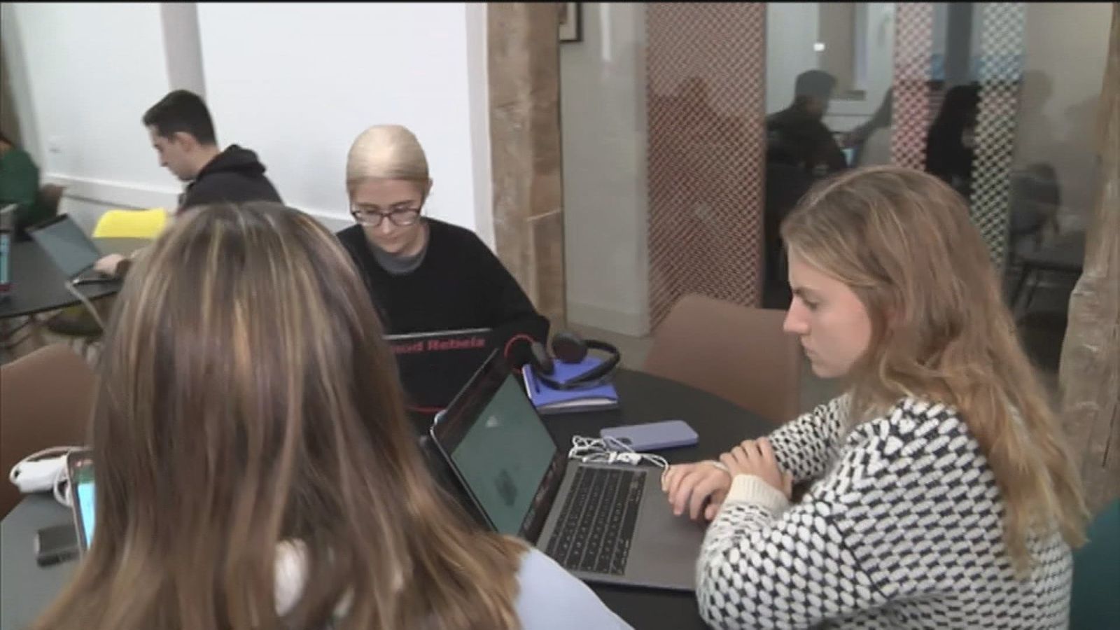 Hacia una semana laboral de cuatro días: Industria ofrecerá ayudas de 150.000 euros a las pymes