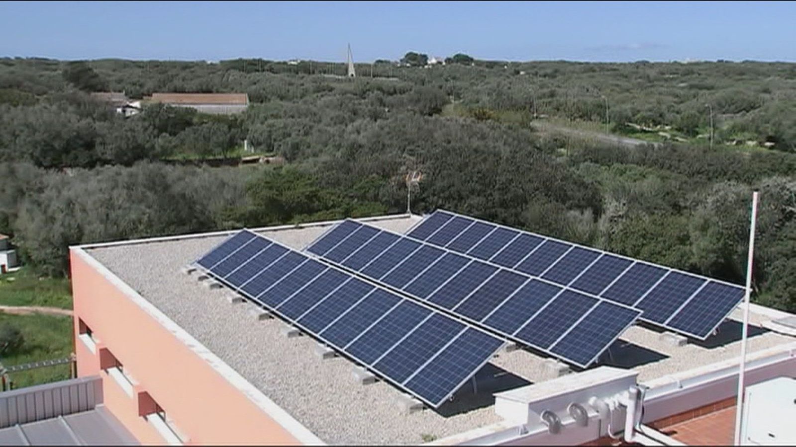 Paneles solares en los edificios de Madrid