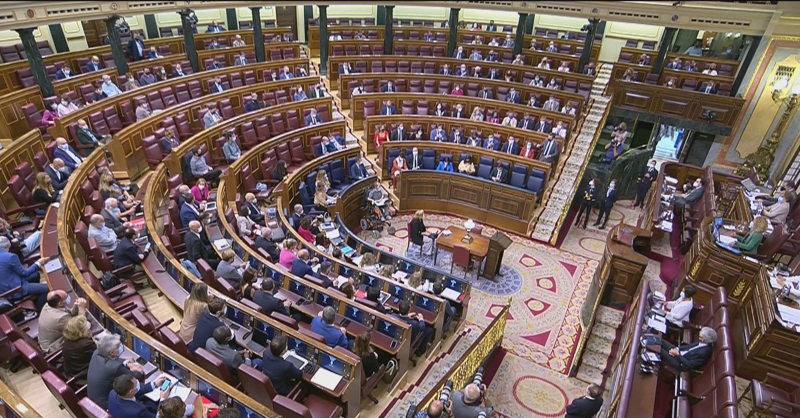 Crispación en el Congreso: Sánchez evita contestar las preguntas de Casado