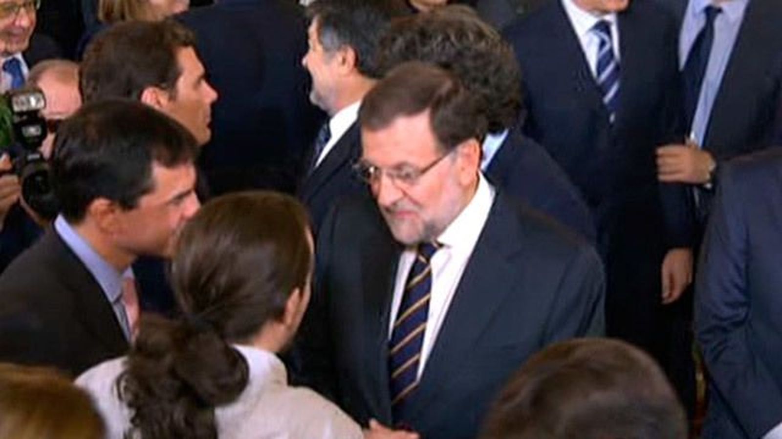 Rajoy subraya la buena salud de la Constitución pero no se cierra a cambiarla