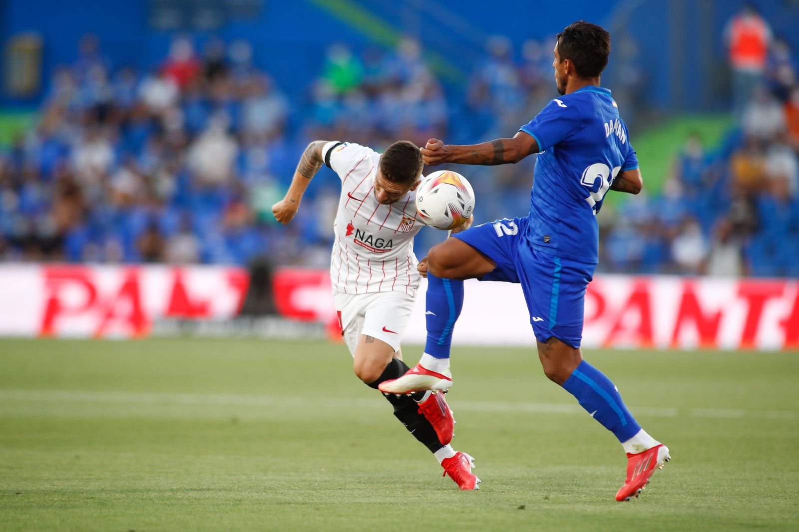 Un momento del encuentro entre el Getafe y el Sevilla