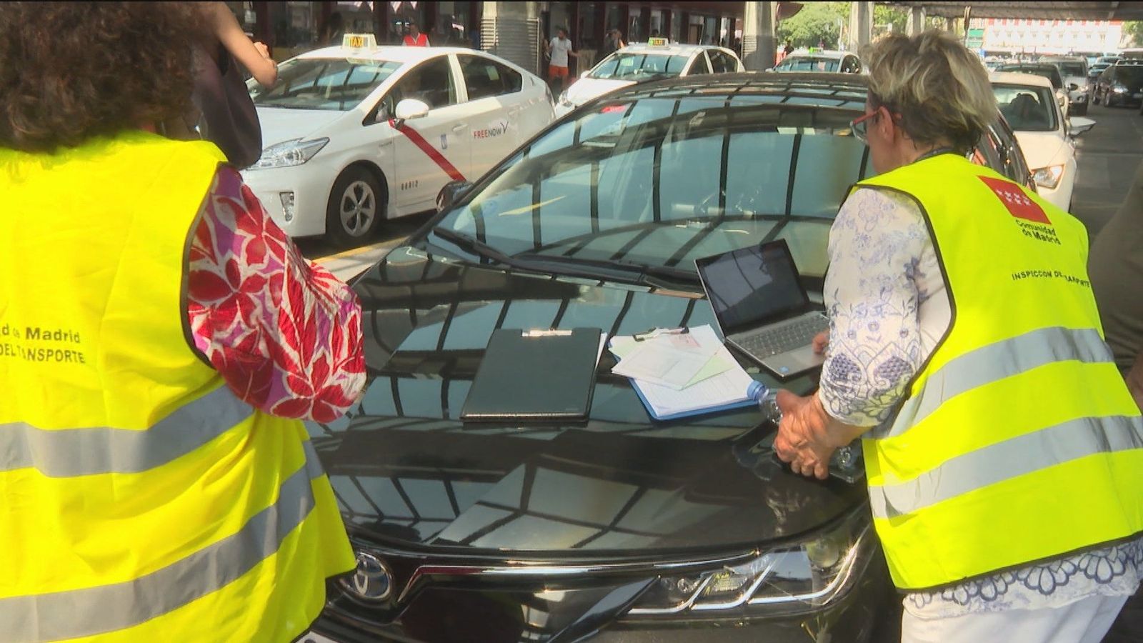 Madrid controla los servicios de los VTC con inspecciones aleatorias