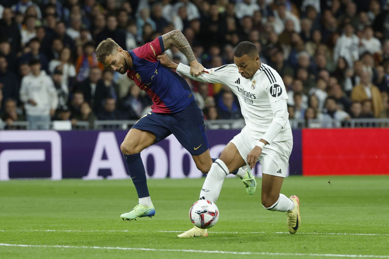 Iñigo Martínez y Mbappé