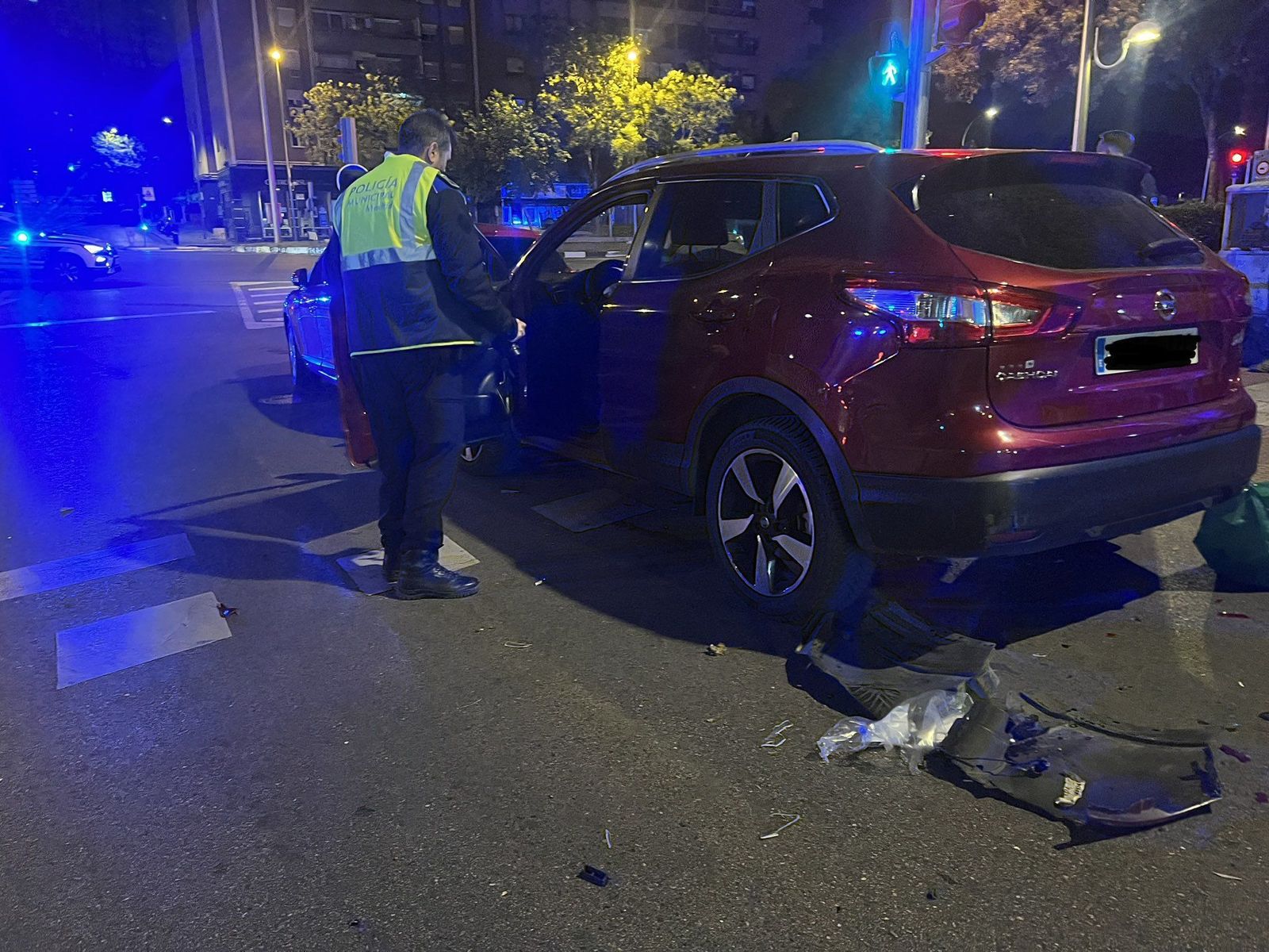 Herido grave un joven de 25 años al ser atropellado por un turismo en Ciudad Lineal