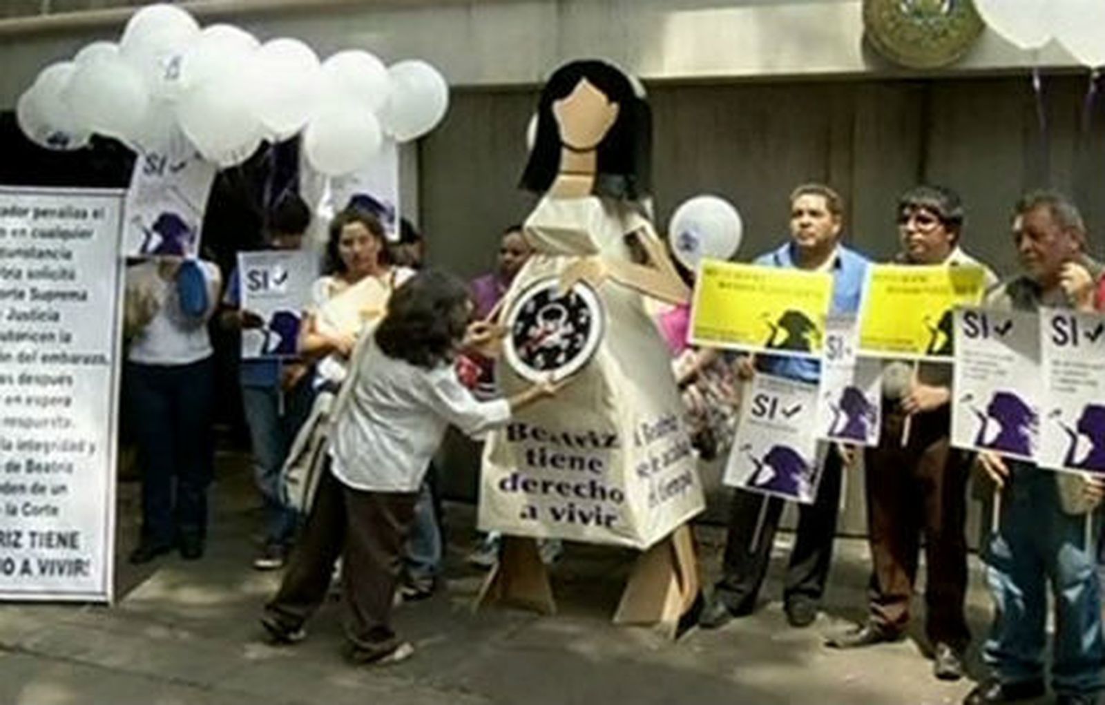 Los médicos le practican una cesárea a la salvadoreña “Beatriz” para salvarle la vida