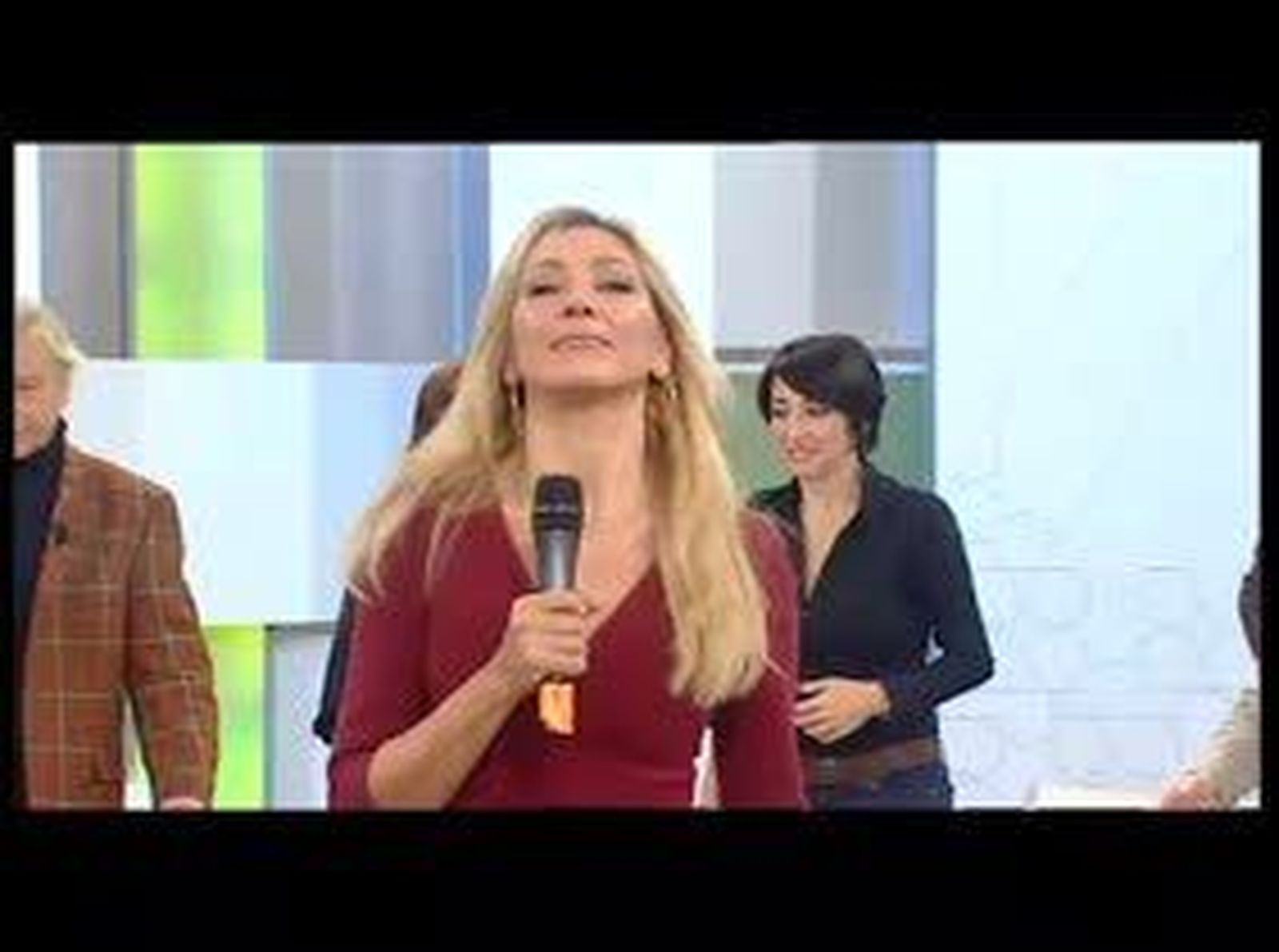 Marta Robles se despide a ritmo de bolero