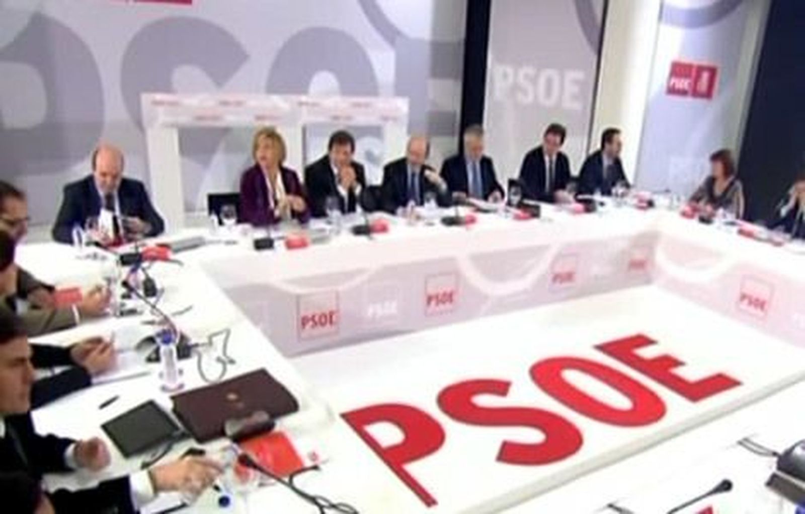 La consulta para elegir al secretario general del PSOE será el 13 de julio