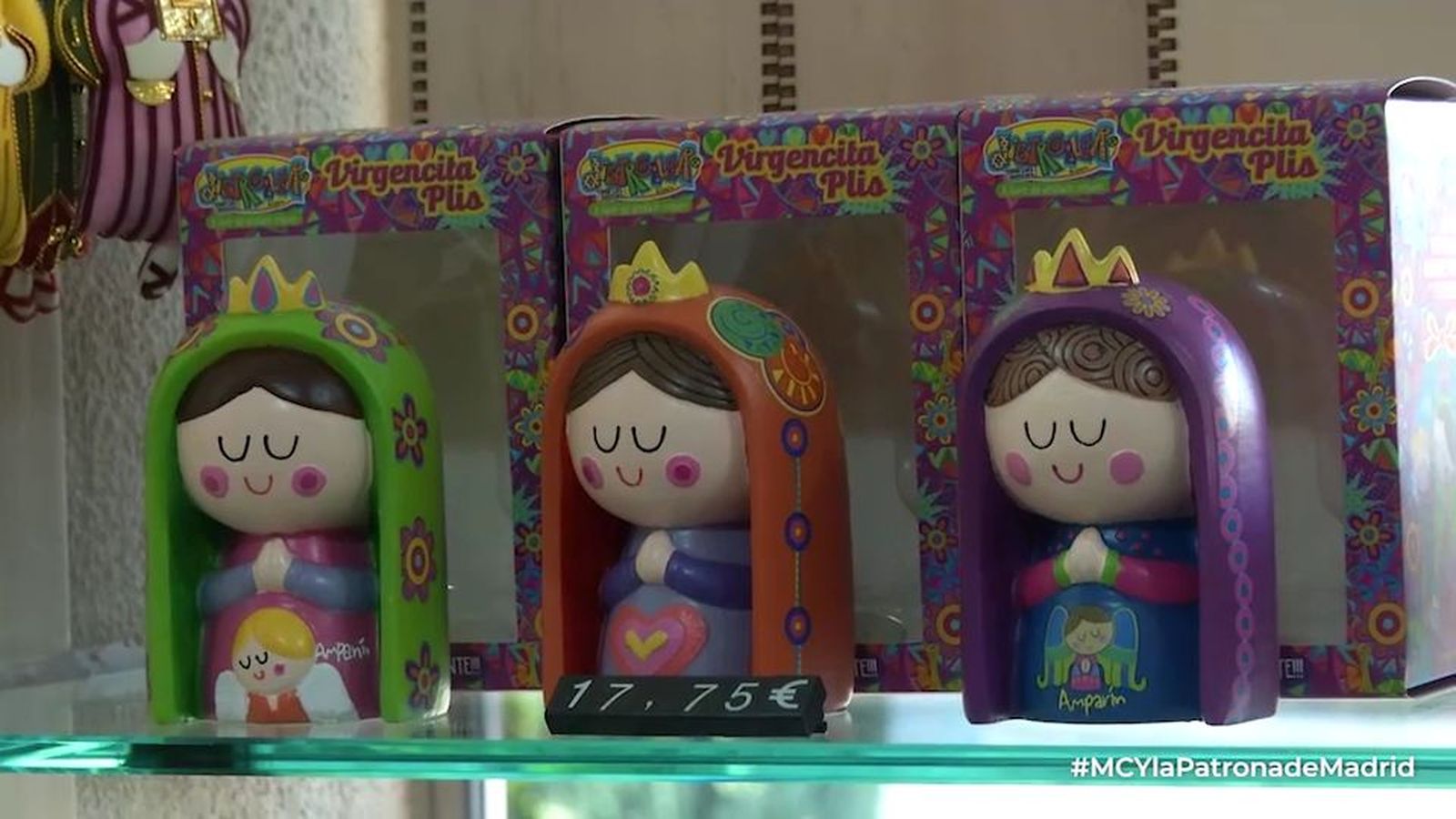 Visitamos la tienda de Madrid con los artículos más curiosos de la Virgen de la Almudena