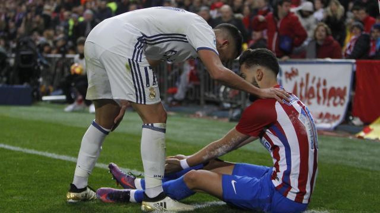 Lucas Vázquez y Yannick Carrasco