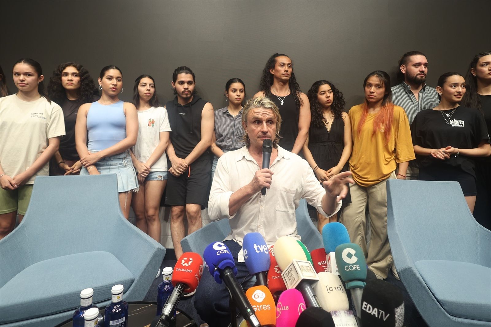 Nacho Cano en rueda de prensa tras ser detenido por contratar presuntamente a inmigrantes irregulares para 'Malinche'
