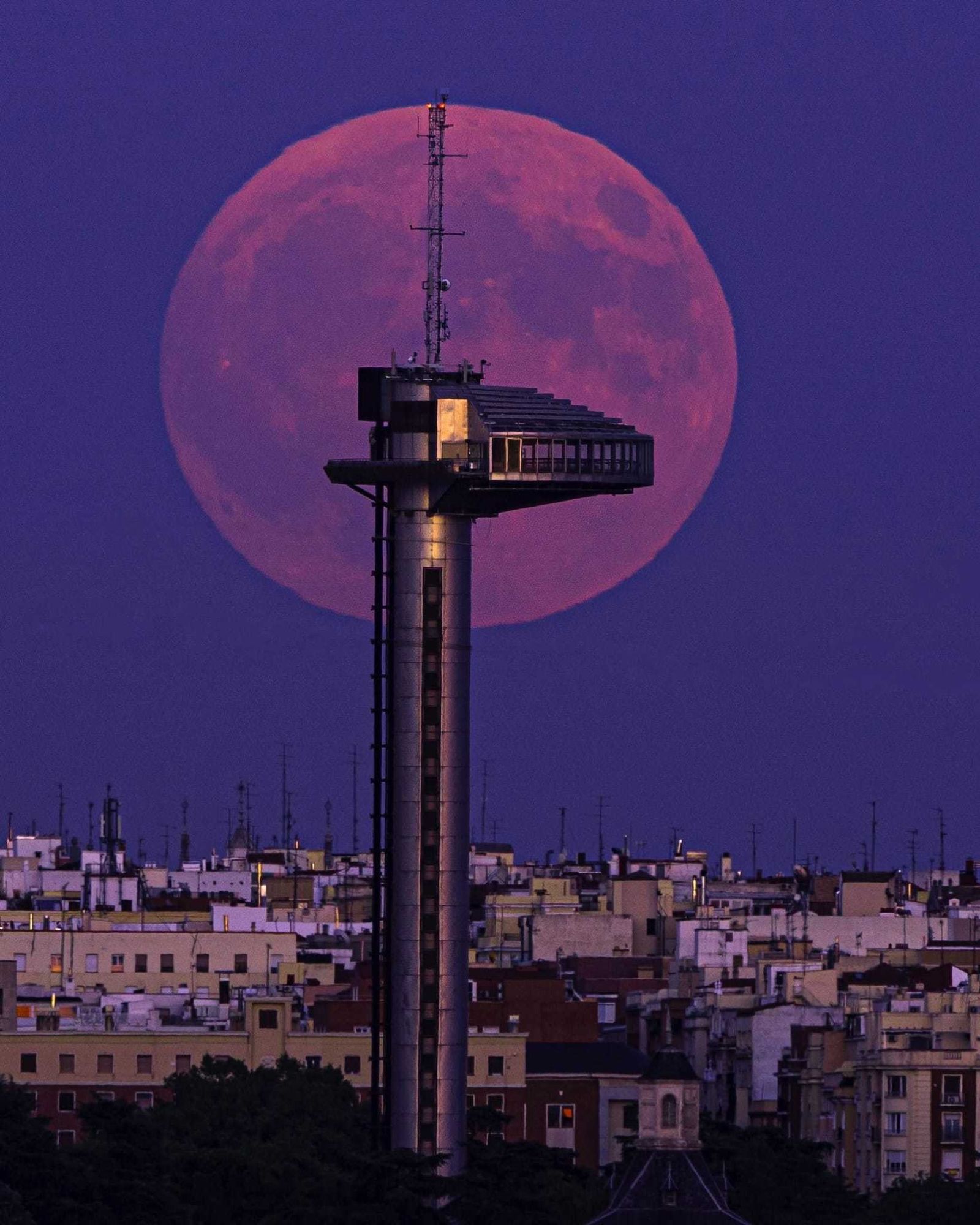 Gabriel - Faro de Moncloa