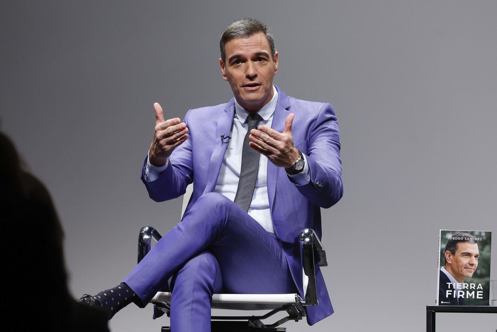 Pedro Sánchez defiende la Ley de Amnistía en la presentación de su libro, 'Tierra firme'