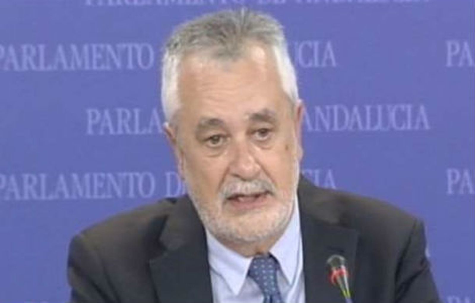 Griñán critica que aún no haya recibido el auto de Alaya