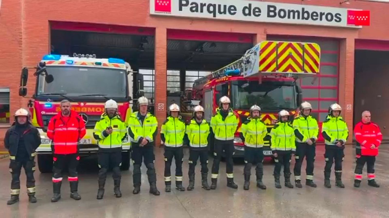 Minuto de silencio en recuerdo de los bomberos fallecidos en Alcorcón