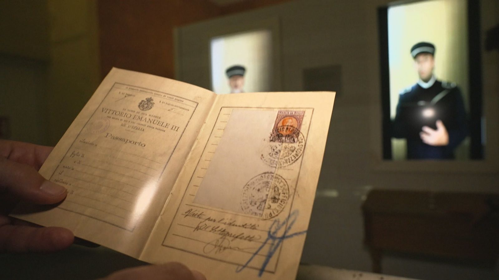 Representación del control de pasaportes en el Museo del Mare