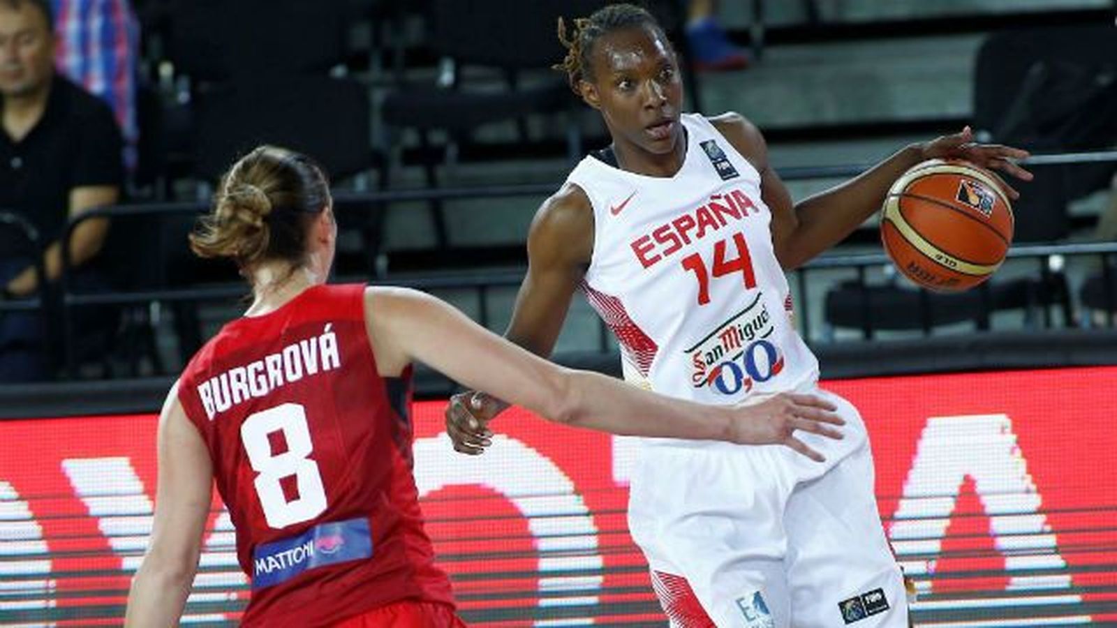 67-43. España apaliza a Chequia y pasa a cuartos