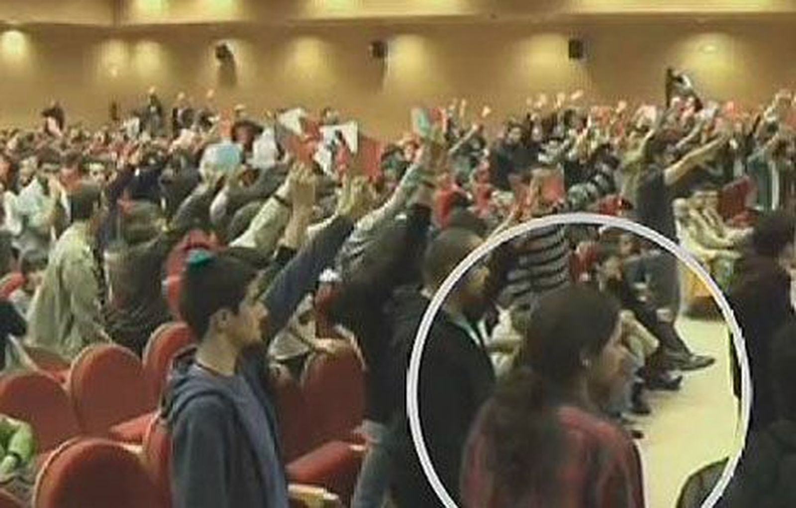 El escrache de Pablo Iglesias a Rosa Díez en la Universidad