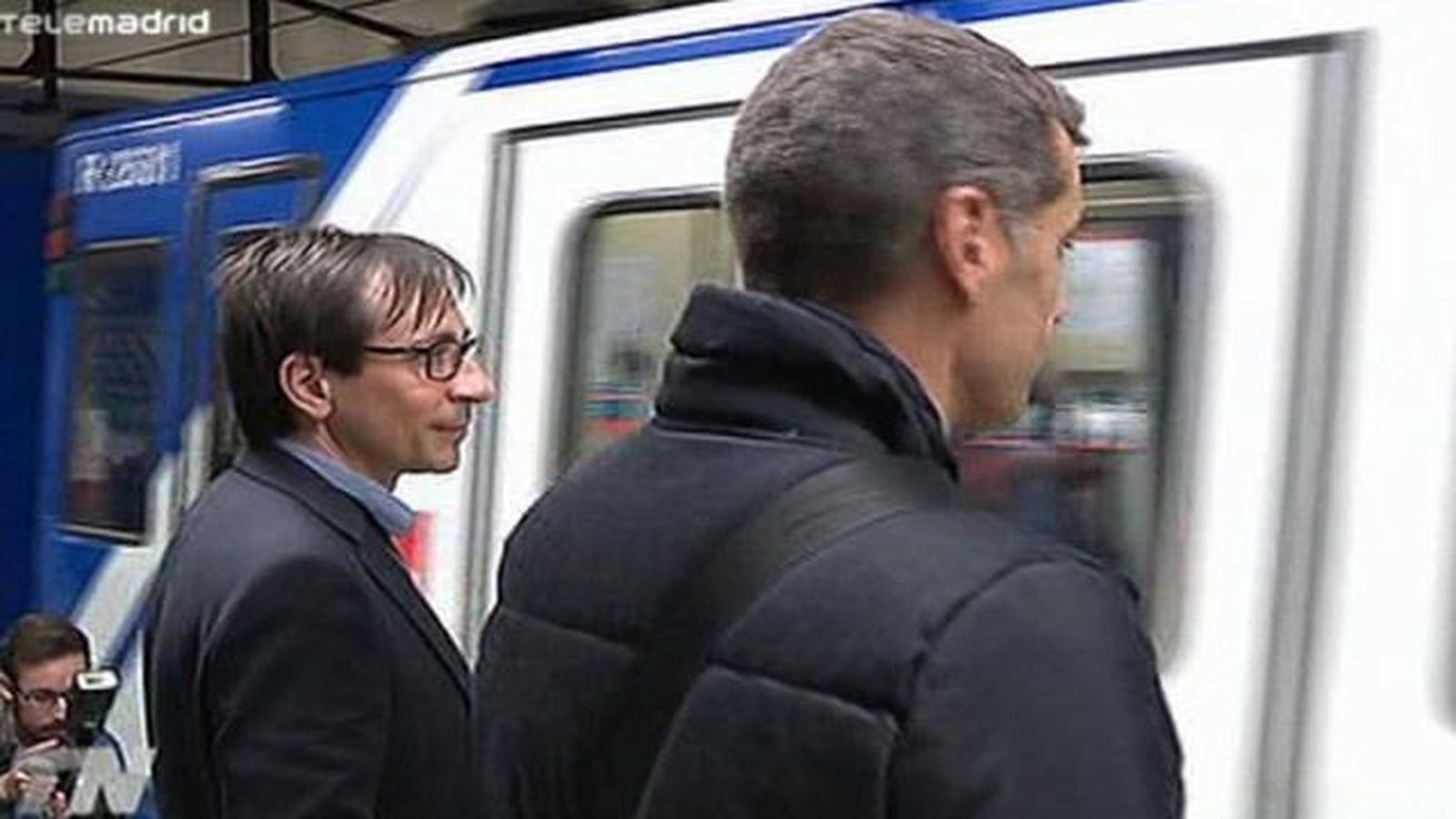 Ramón Marcos se lanza ahora a "micromítines" en los vagones de Metro