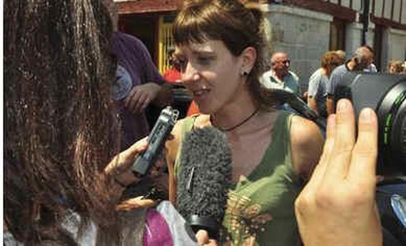 Aurore Martin reaparece en una manifestación tras la detención frustrada en Bayona