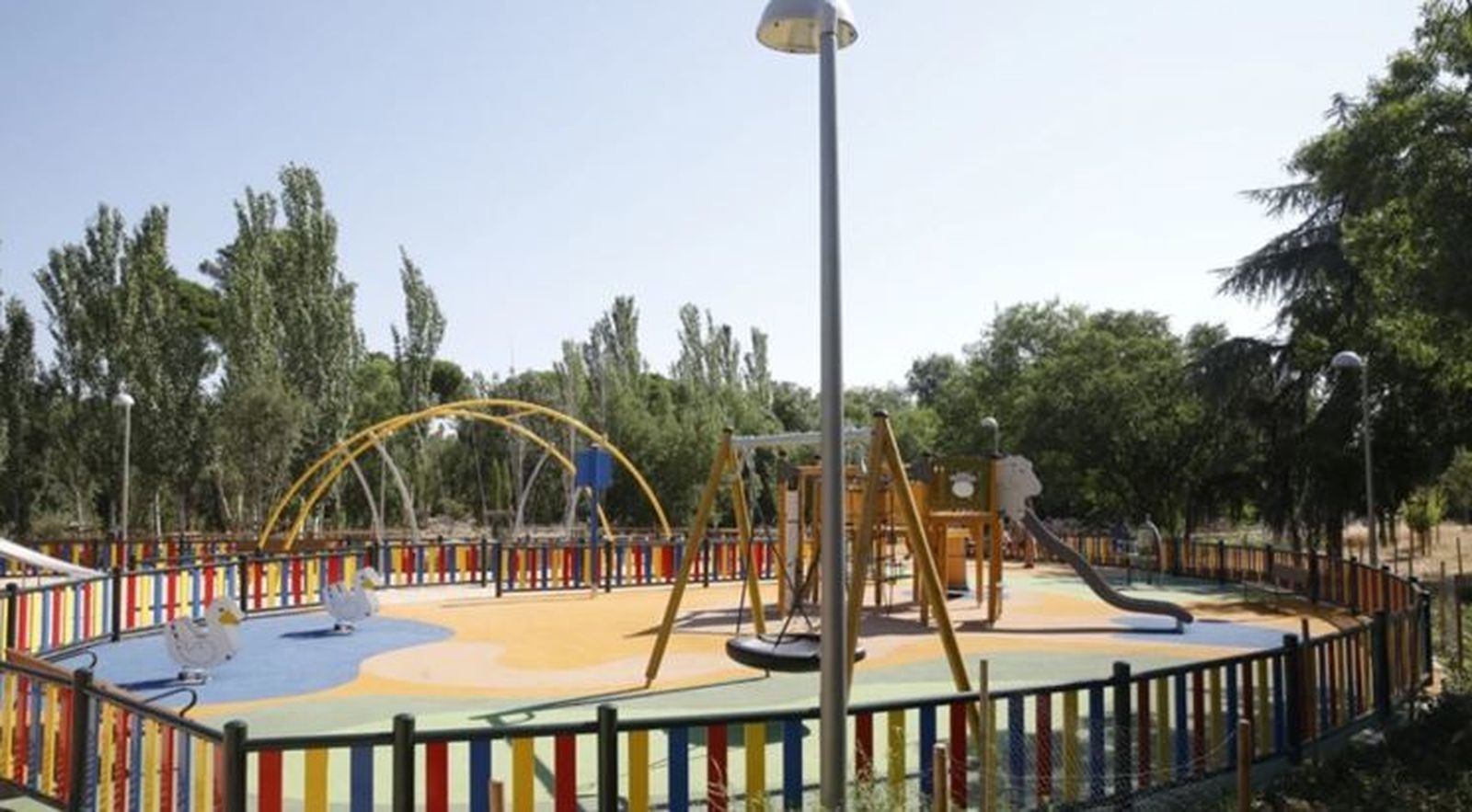 Parque infantil en  Puente de Vallecas