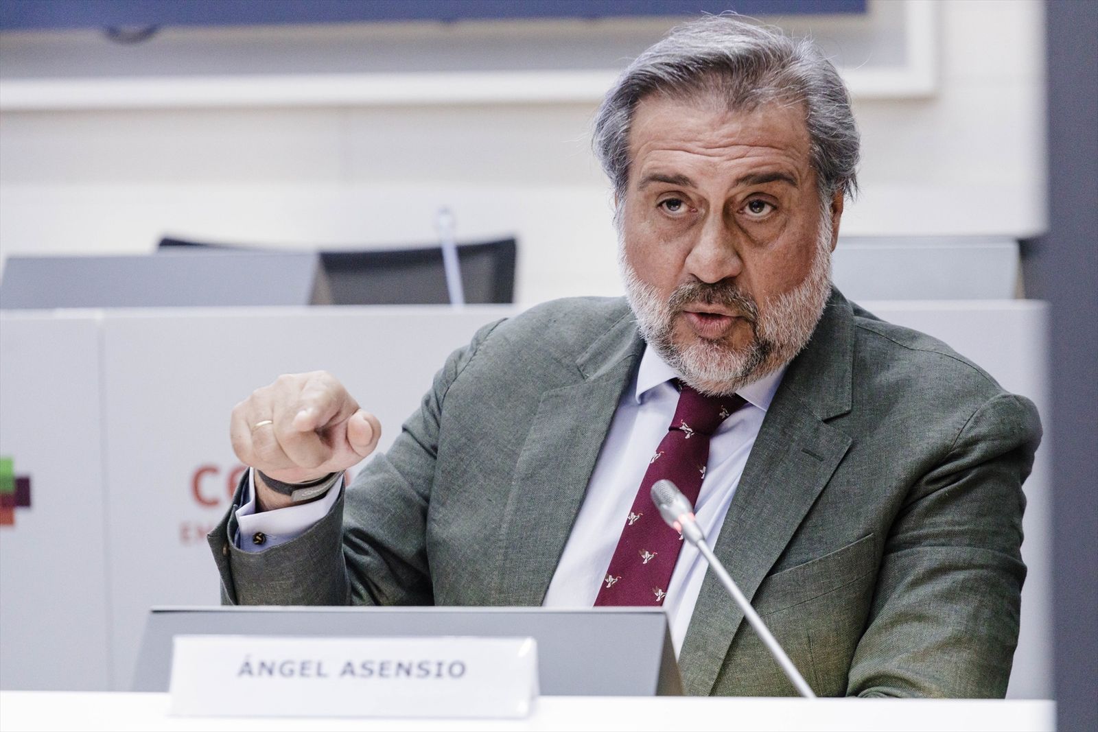 El presidente de la Cámara de Comercio de Madrid, Ángel Asensio, interviene durante la clausura de la Asamblea General de CEIM, a 20 de junio de 2023, en Madrid (España).