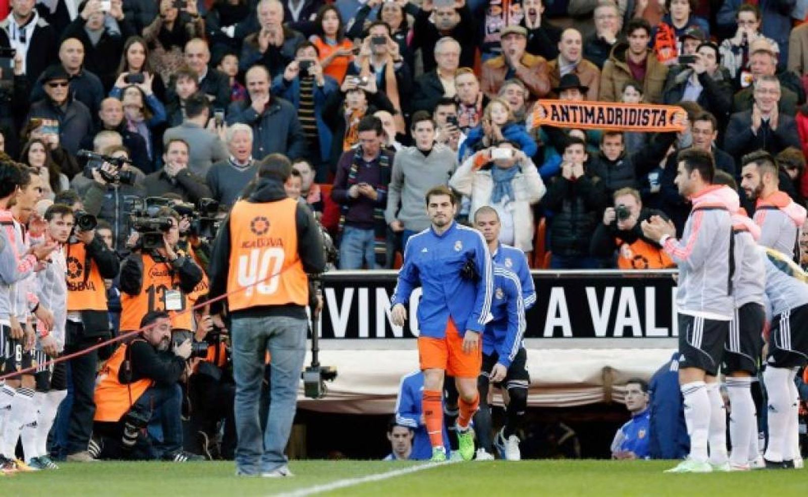Pasillo del Valencia al Real Madrid en 2004