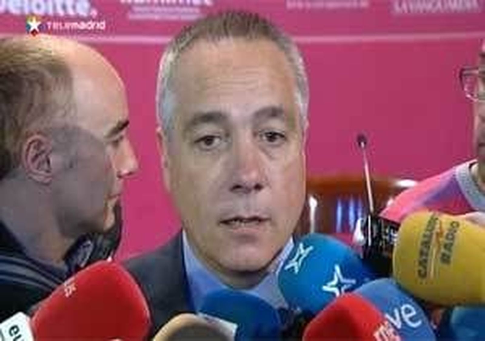 El socialista Pere Navarro pide la abdicación del Rey