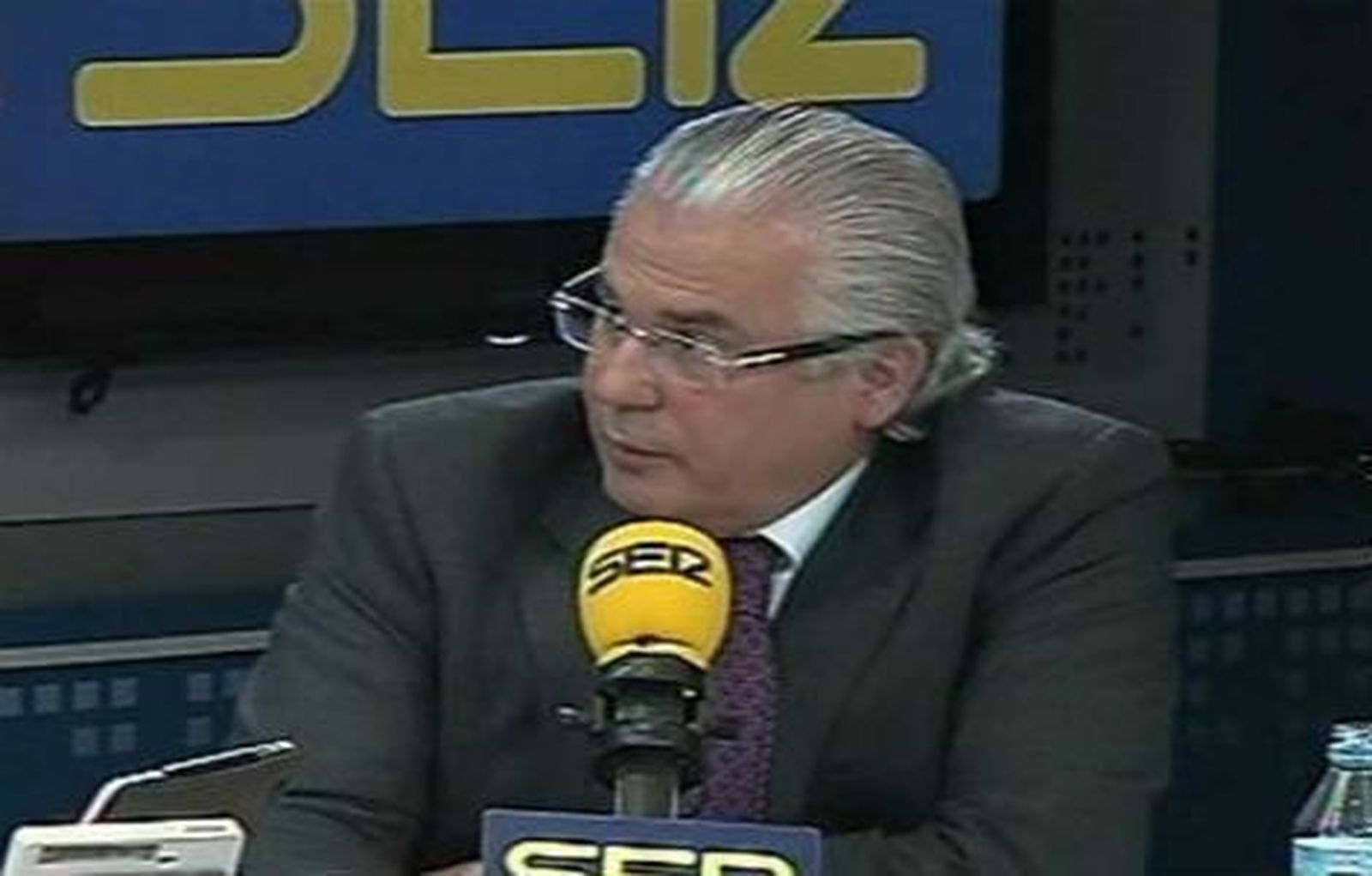 Garzón pide que el juez asuma la investigación para poder registrar el domicilio de Bárcenas