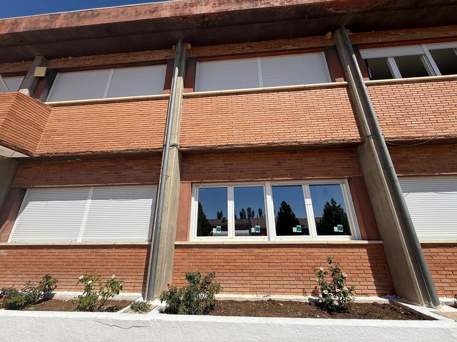 Nuevas ventanas en el colegio público Claudio Vázquez de Morata de Tajuña