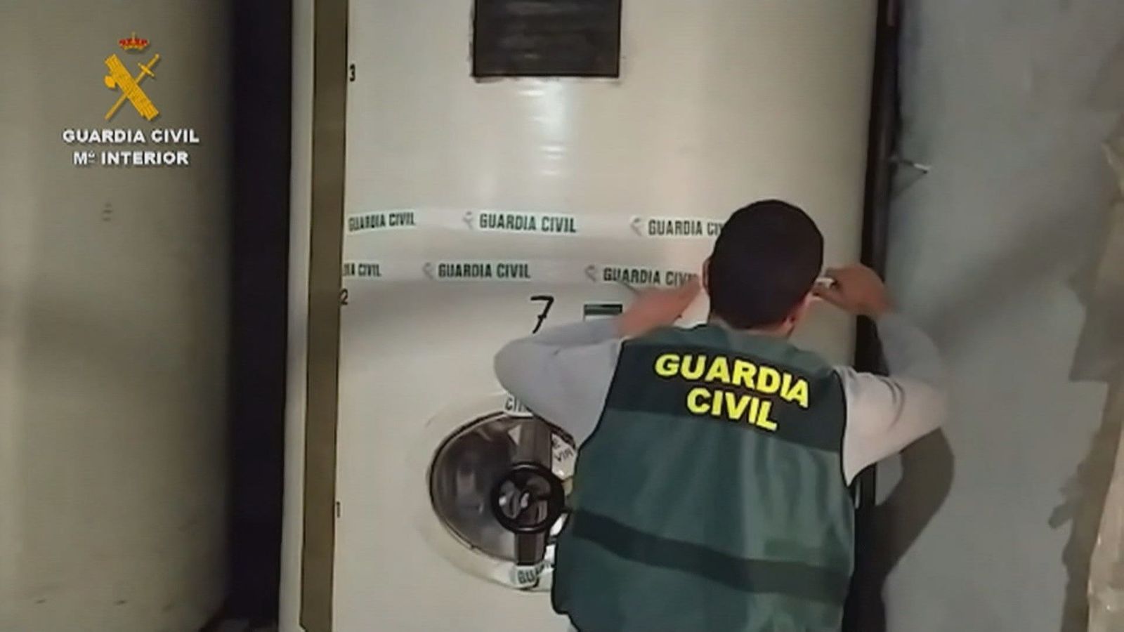 Guardias civiles vigilan el campo de madrileño para evitar robos en explotaciones