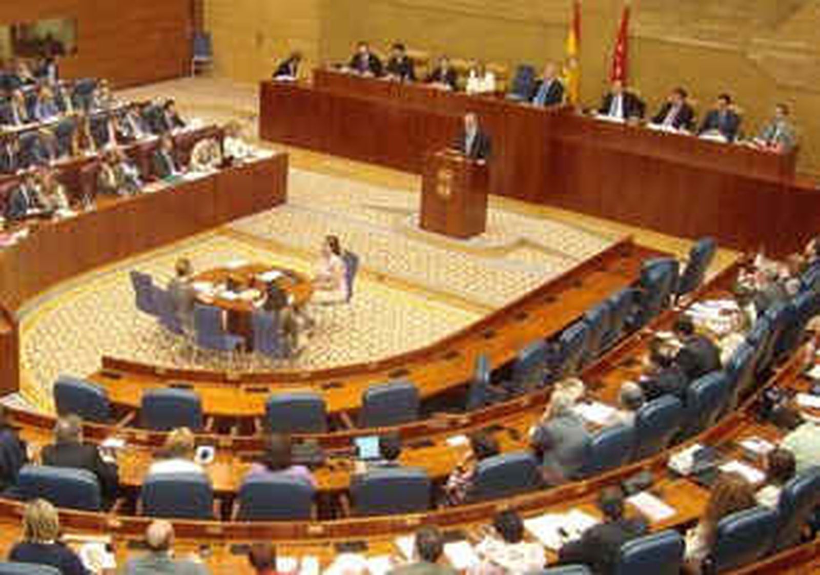 La Asamblea de Madrid elige a los 7 senadores de designación autonómica