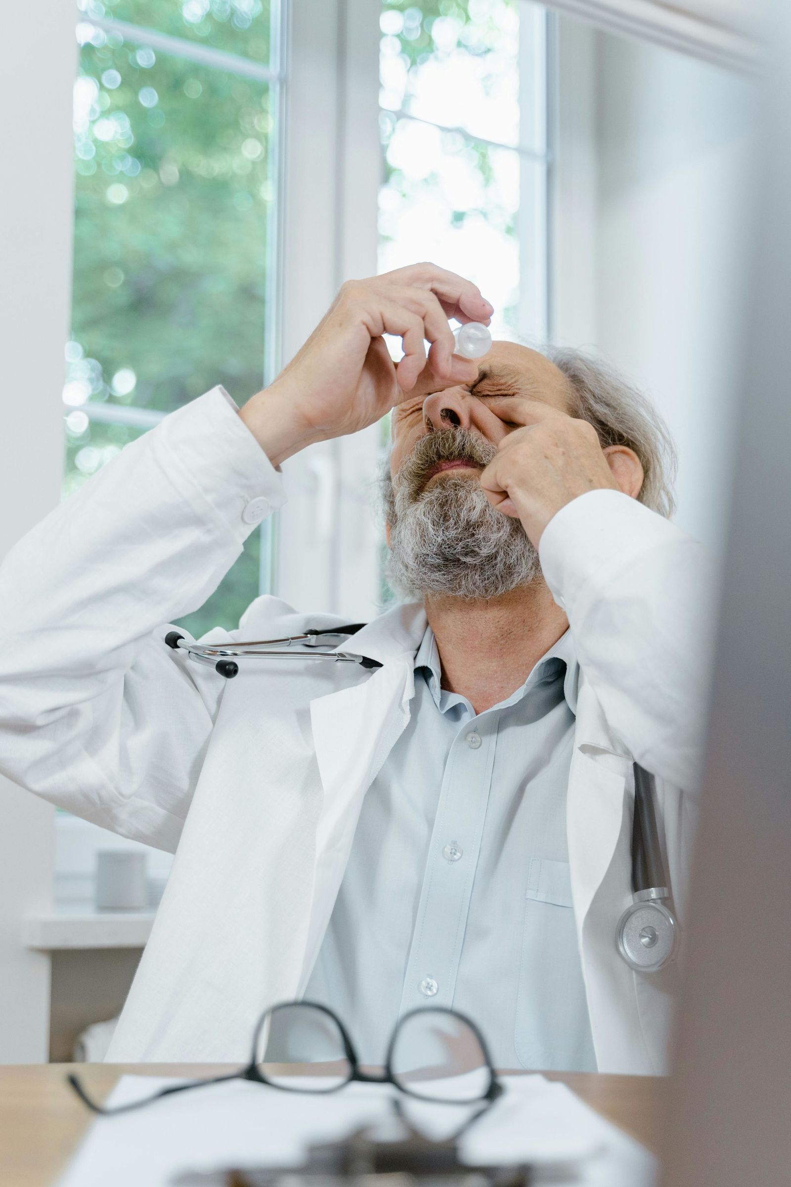Protege tus ojos en verano: consejos para evitar problemas oculares
