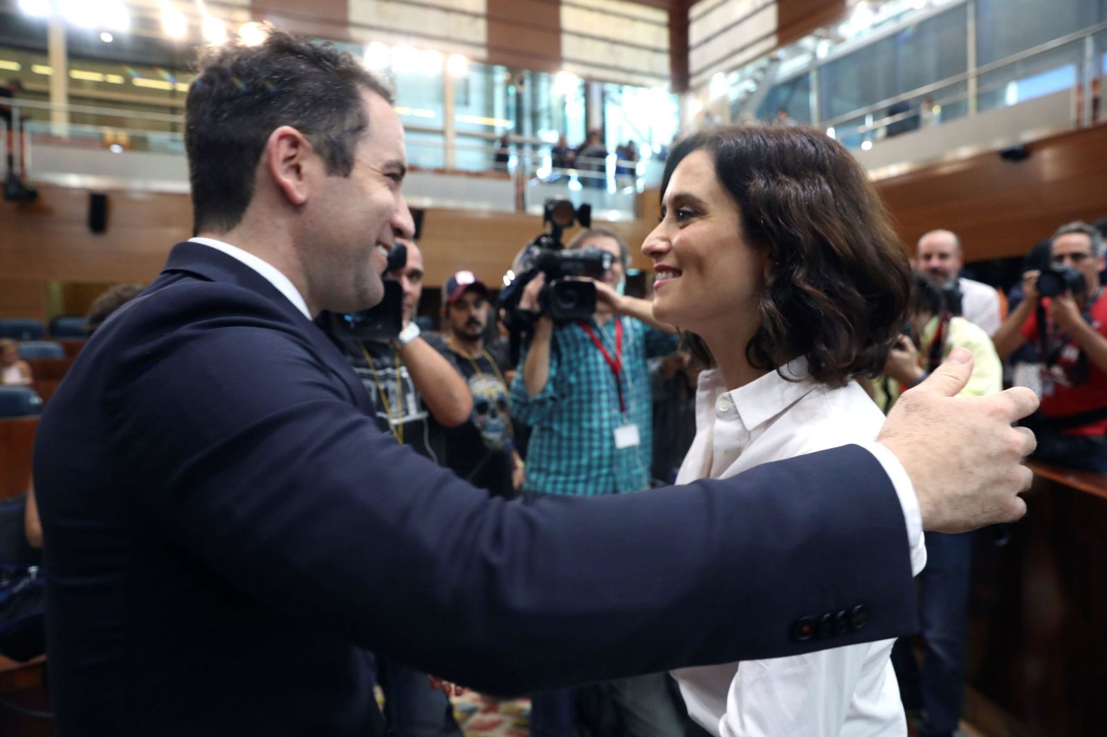 Ayuso dará a conocer el lunes el Gobierno que ultima con Cs sin ningún veto