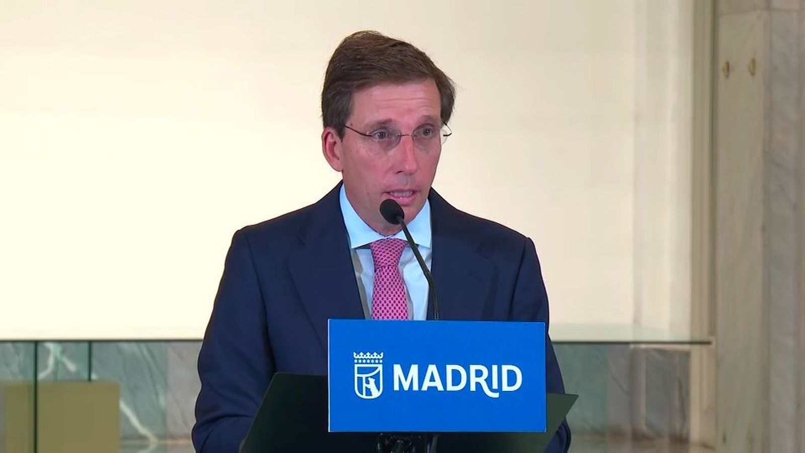 Almeida dice que el ayuntamiento "siempre está en la solución" tras el acuerdo con Maricarmen