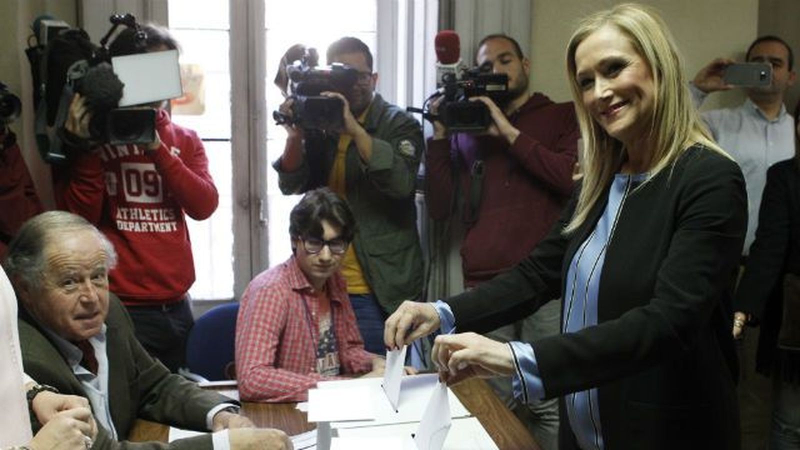 Casi 11.000 afiliados del PP de Madrid eligen al líder del partido