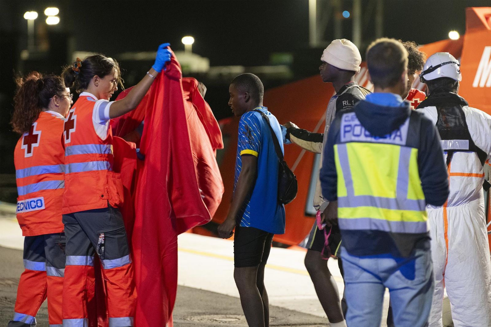Llegan a Canarias dos embarcaciones con 115 inmigrantes