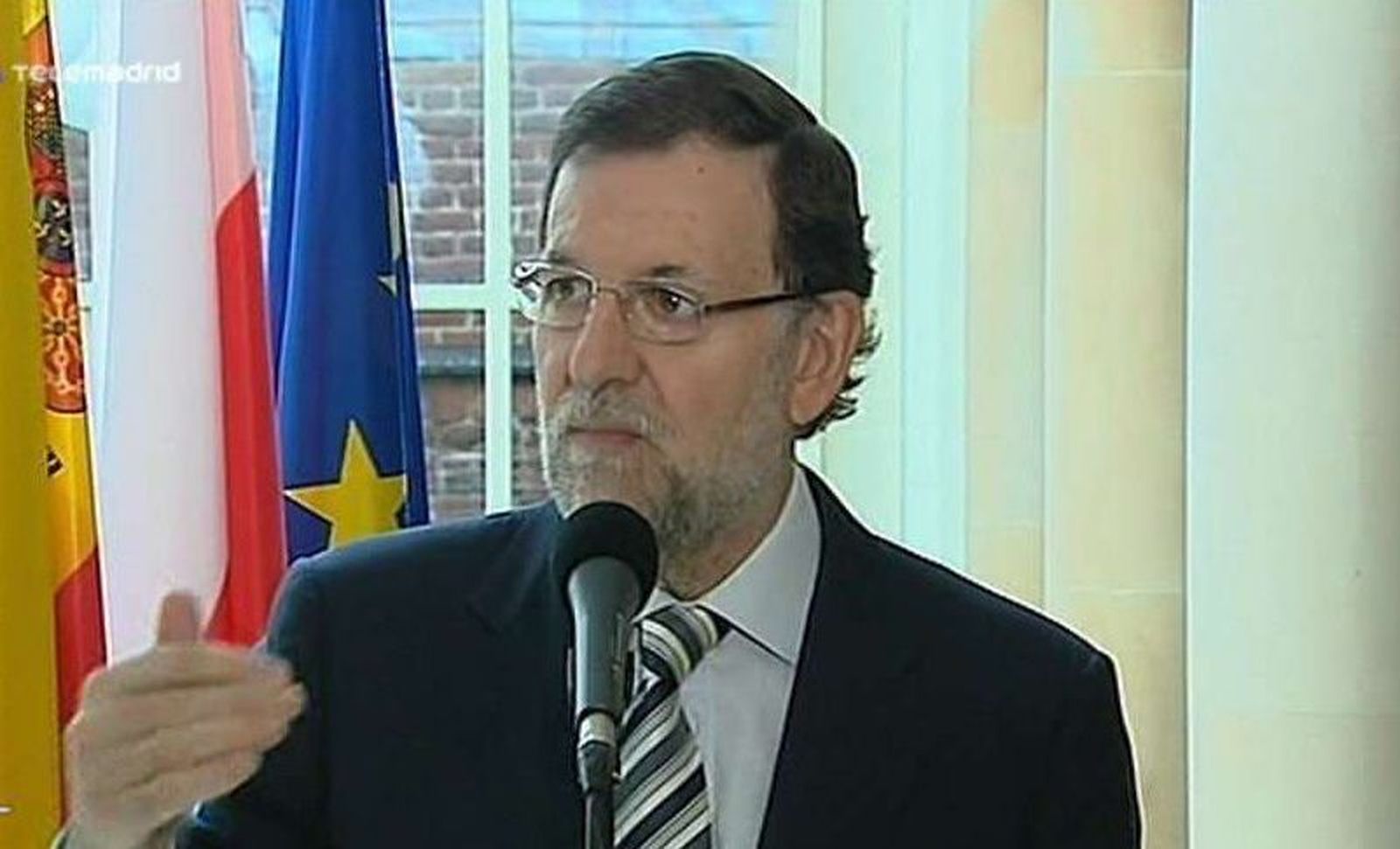 Rajoy dice que la bajada de impuestos pretende "mejorar el crecimiento económico"