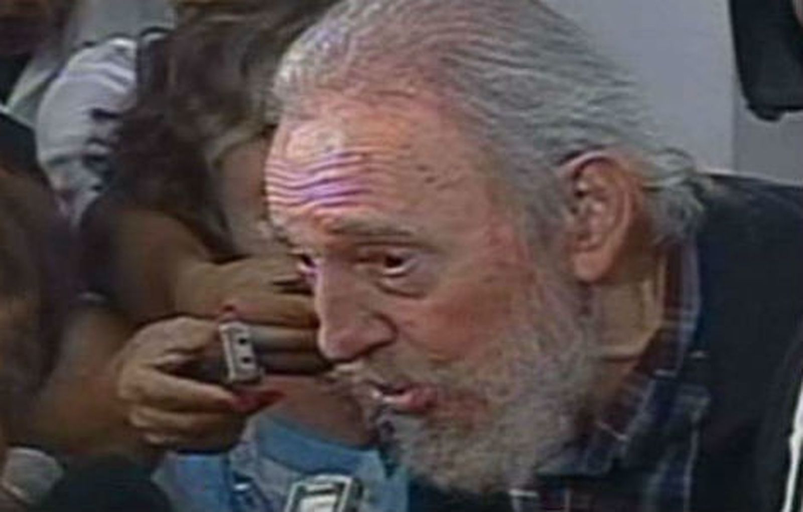 Fidel Castro reaparece para acudir a votar en las elecciones cubanas