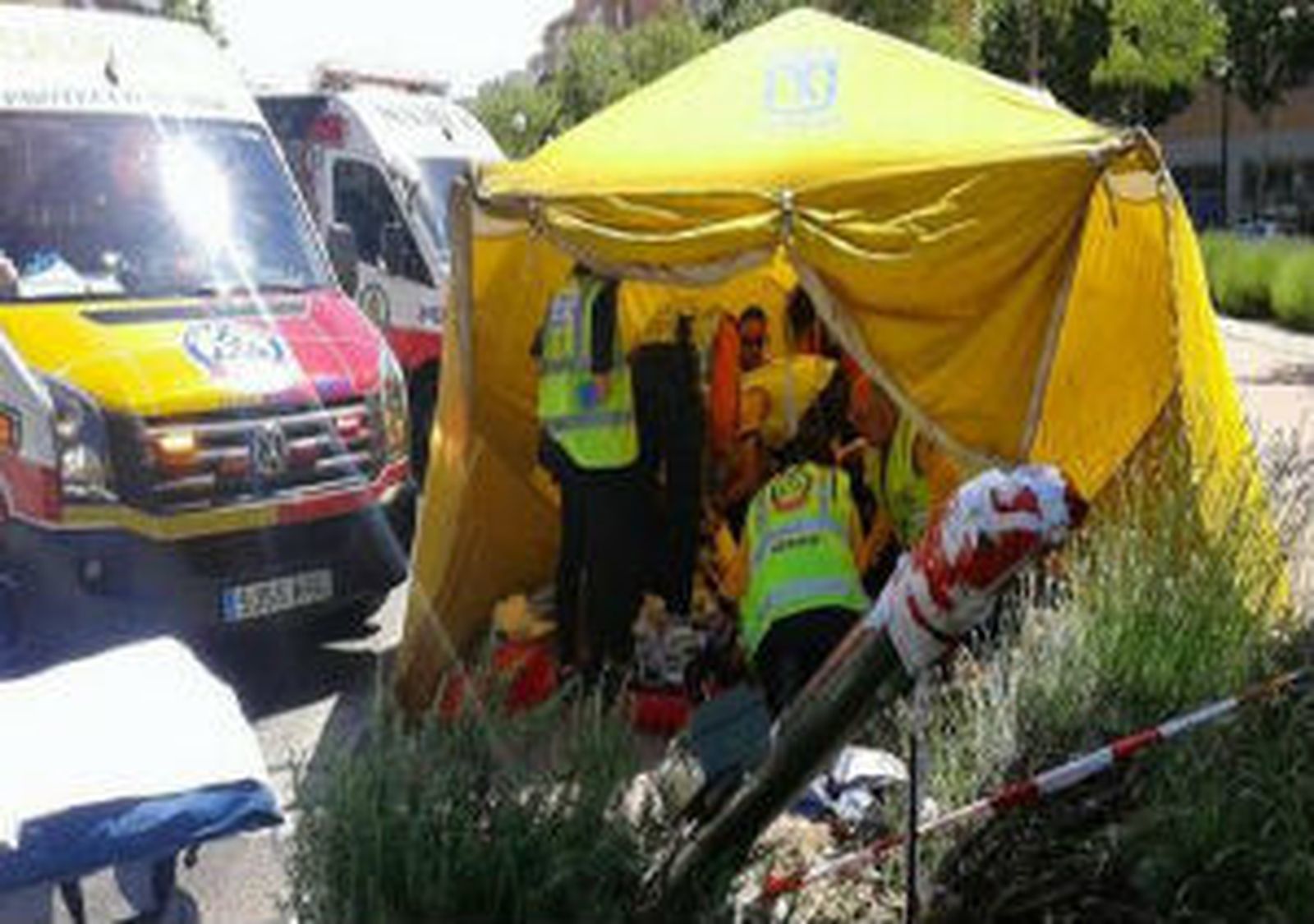 Jóven herido  tras chocar contra un semáforo en Carabanchel