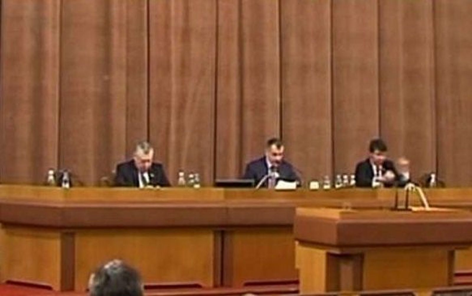 El Parlamento de Crimea se declara independiente de Ucrania