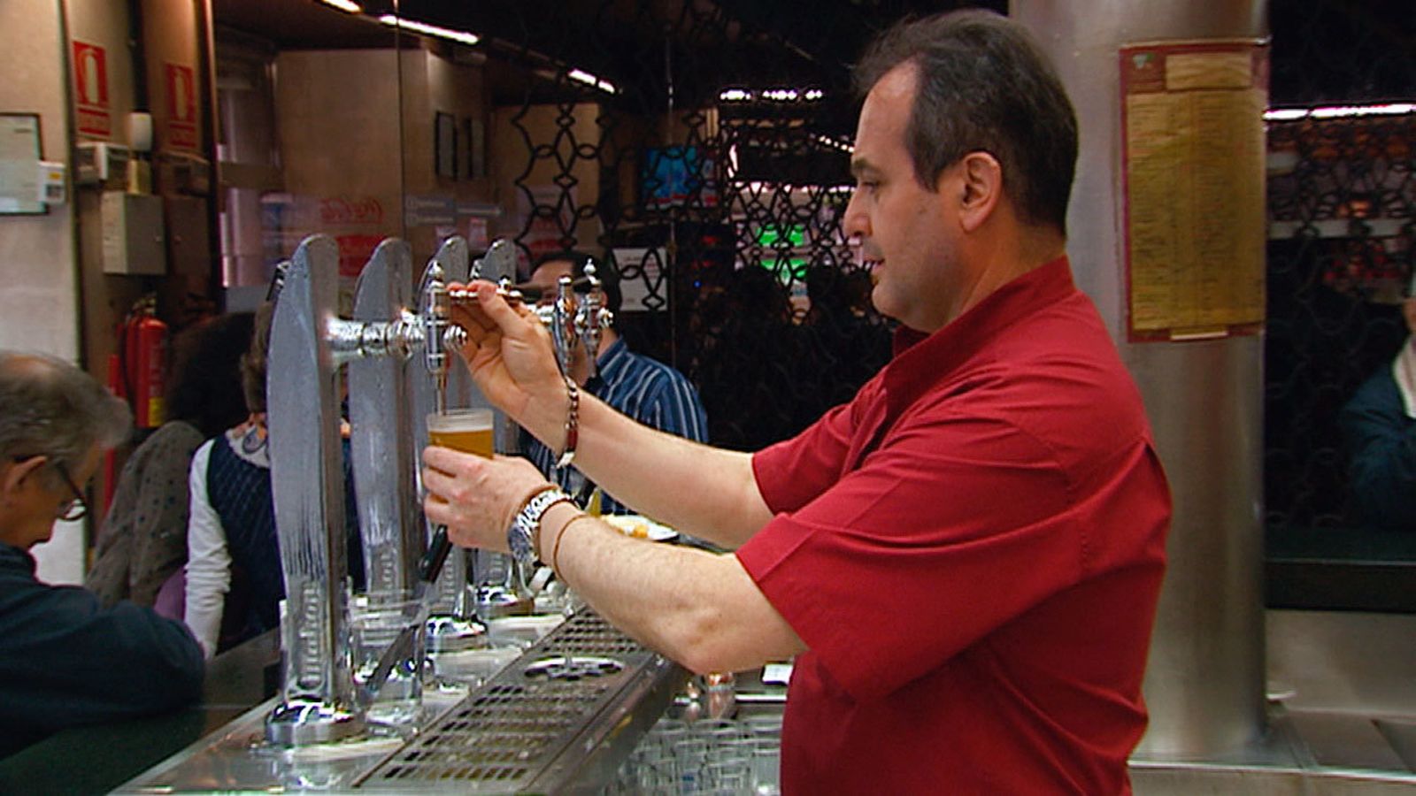 Camarero en un bar