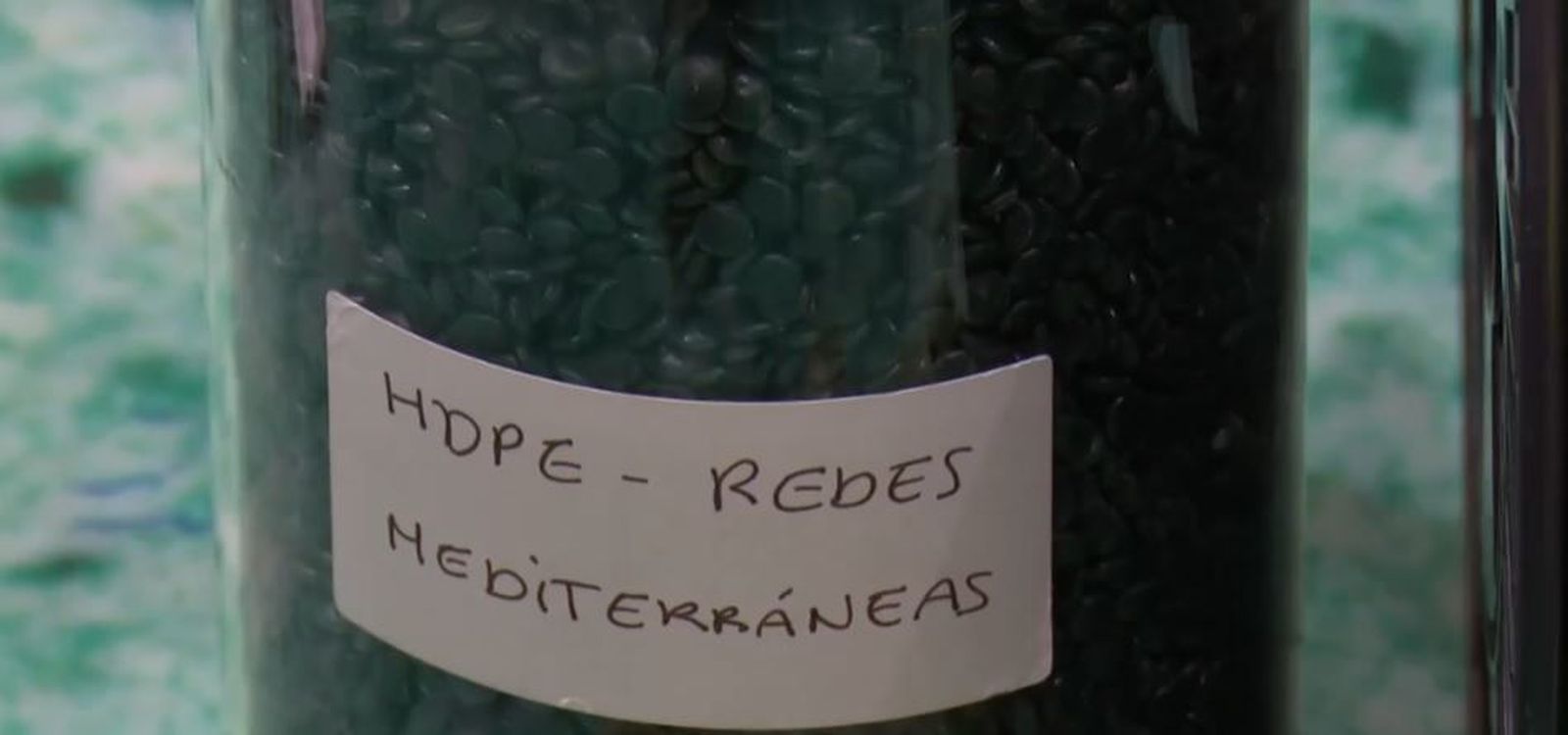 Redes de pesca convertidas en prótesis para personas con discapacidad, la iniciativa solidaria que llega a España